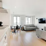Cosy Apartment In Sentier